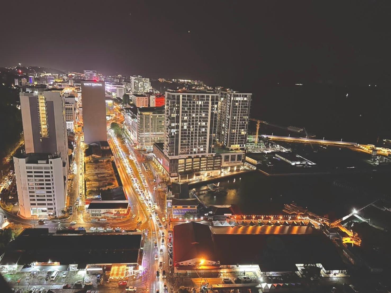 Vv Homestay Jesselton Quay Surla Sabah Mall Kk 亚庇贵赴行馆 كوتا كينابالو المظهر الخارجي الصورة