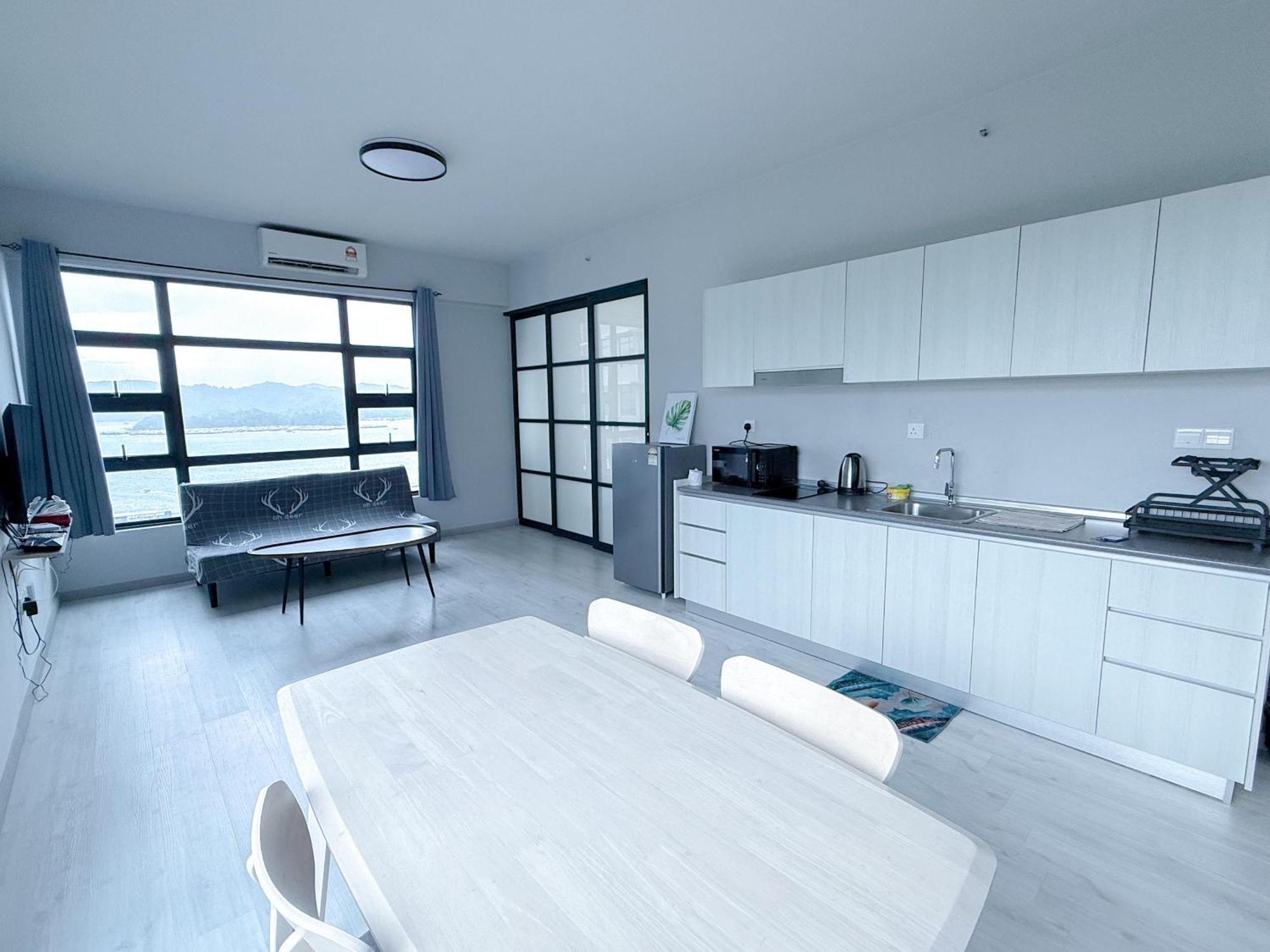 Vv Homestay Jesselton Quay Surla Sabah Mall Kk 亚庇贵赴行馆 كوتا كينابالو المظهر الخارجي الصورة