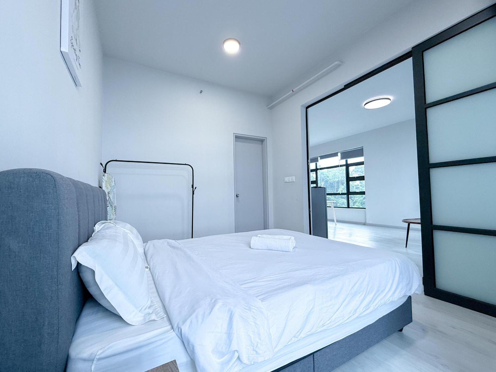 Vv Homestay Jesselton Quay Surla Sabah Mall Kk 亚庇贵赴行馆 كوتا كينابالو المظهر الخارجي الصورة